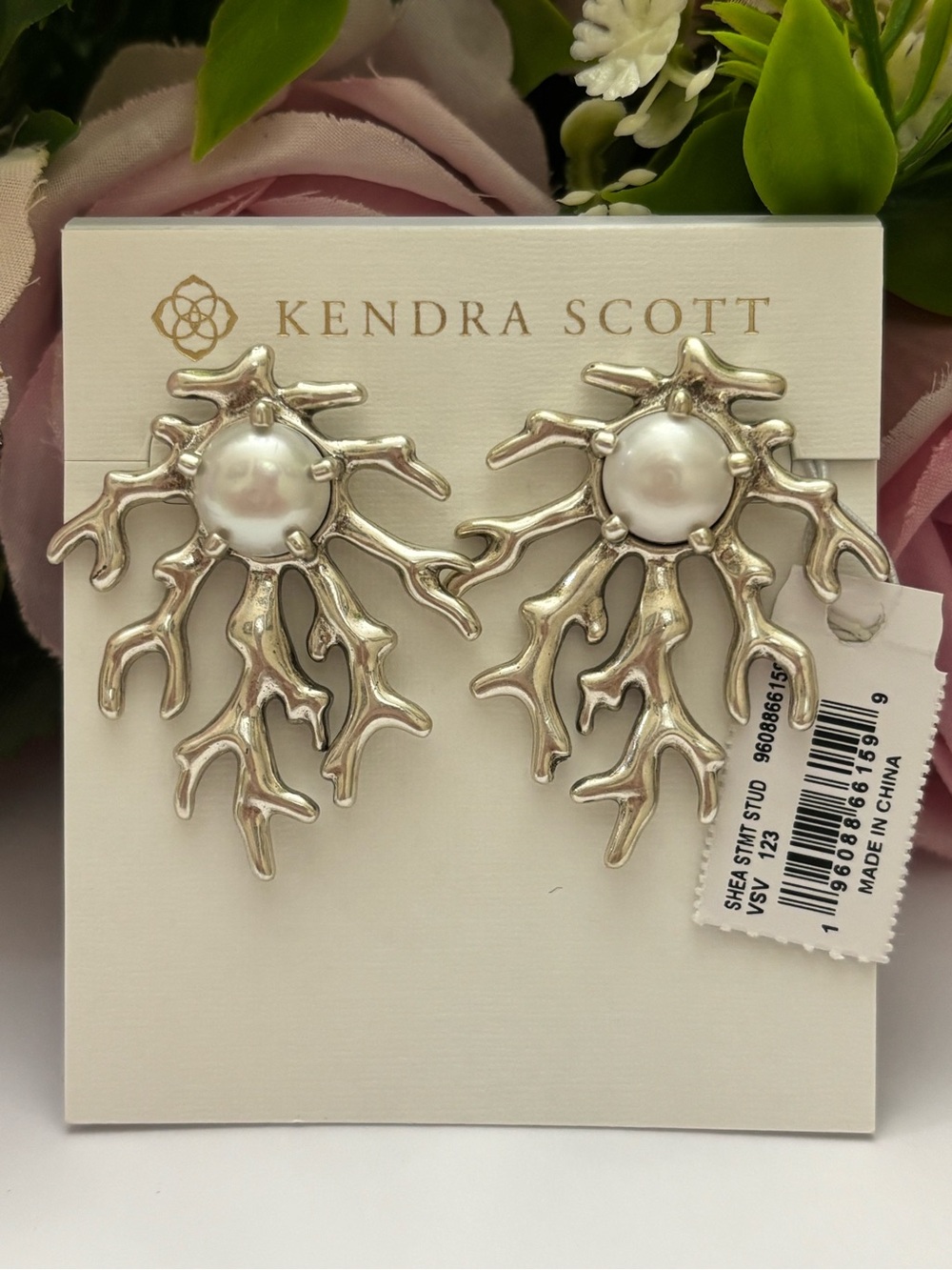 NWT Kendra Scott Shea Statement Stud Earrings in Vintage silver